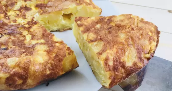 La tortilla de papas se puede freezar hasta 2 meses si se enfr�a y envuelve correctamente.