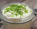 Queso crema con ciboulette, un dip casero ideal para acompa�ar tus picadas.