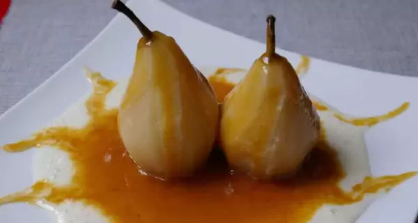 Peras-con-salsa-de-caramelo