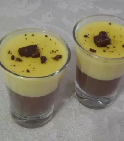 Postre express con galletitas, dulce de leche y crema chantilly, ideal para resolver un antojo sin complicaciones.