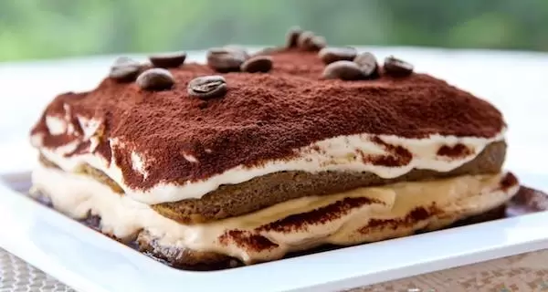 Tiramisu-guiderecipes.com_