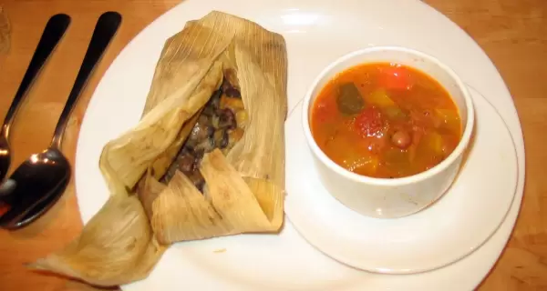 cropped-1024px-Tamale_lunch-1