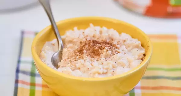 Arroz con leche casero, cremoso y arom�tico, el postre tradicional que nunca pasa de moda.