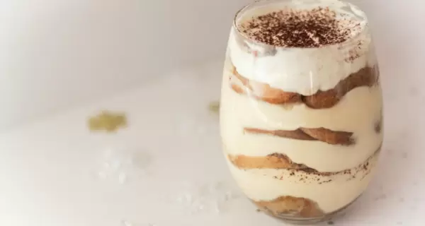 Postre-con-crema-scaled