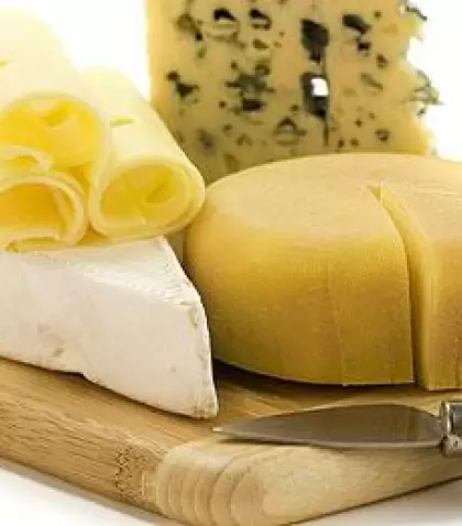 El queso cremoso se puede freezar hasta 2 meses si se guarda en porciones y se descongela en la heladera.