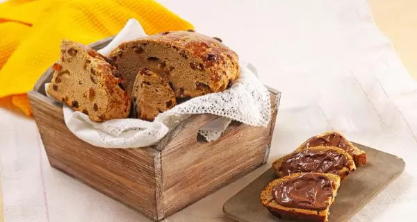 Pan dulce con vino tinto, una receta navide�a diferente con frutos secos y aroma especiado.