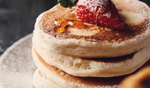 delicious-pancakes-with-strawberries