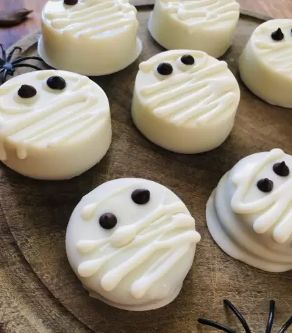 Fantasmitas de Galletas Oreo para Halloween.