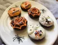 Donas decoradas con calabazas, telara�as y fantasmas para Halloween.