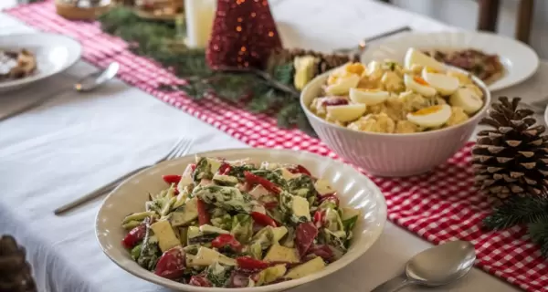 F�ciles ensaladas navide�as y aperitivos para salados y dulces para agasajar a la familia en la Navidad en Argentina.