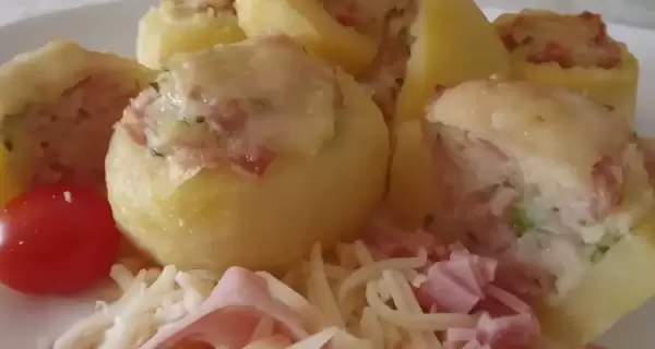Papas rellenas gratinadas, perfectas como plato principal.