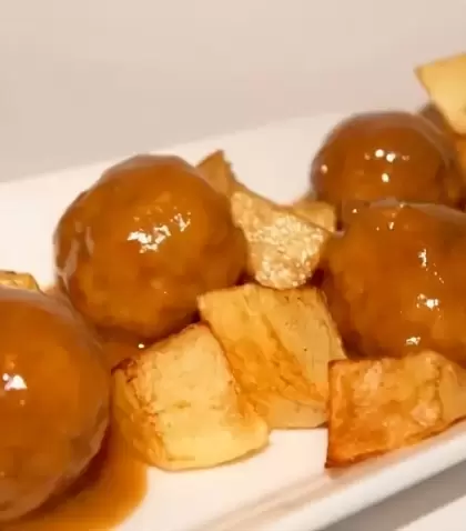 Alb�ndigas de pollo jugosas, perfectas para acompa�ar con salsa o como plato principal