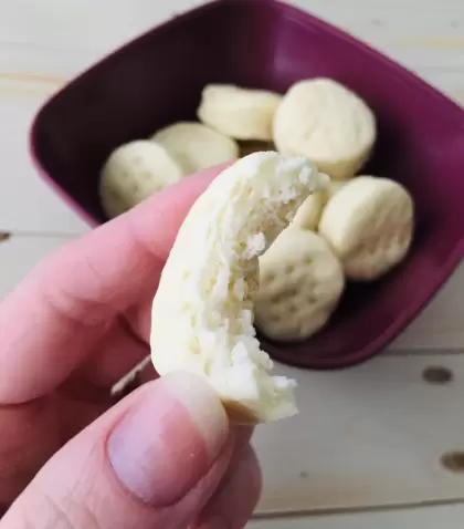 Riquisimos Bizcochitos de queso crema con solo 2 ingredientes
