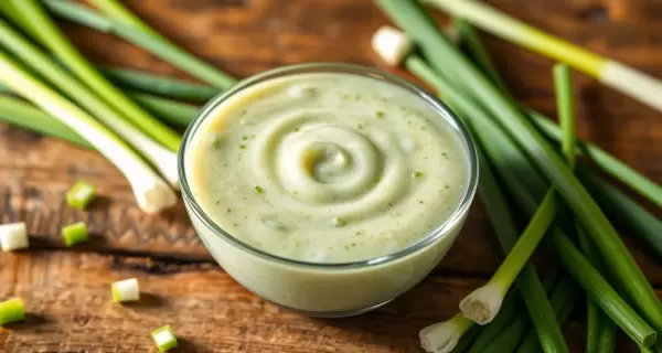 Salsa de verdeo con crema, perfecta para carnes, pastas y papas.