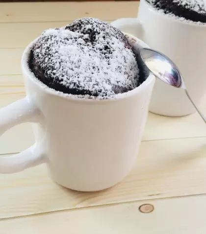 Receta f�cil de bizcochuelo al microondas en taza, ideal para una merienda expr�s.