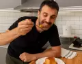 Bud�n de pan en licuadora con caramelo, f�cil de hacer y perfecto para aprovechar sobras.