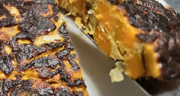 Tortilla de batata dorada y jugosa, perfecta para cualquier comida del d�a