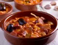 Callos a la madrile�a servidos en cazuela de barro, como en los bares tradicionales de Madrid