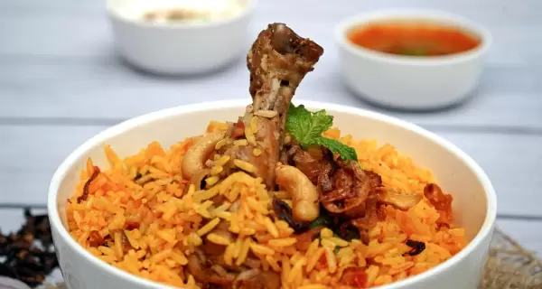 Arroz con pollo casero, un cl�sico que une generaciones en la mesa familiar.