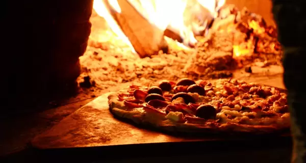 La pizza, un cl�sico mundial que lleg� desde N�poles para quedarse en la mesa argentina.