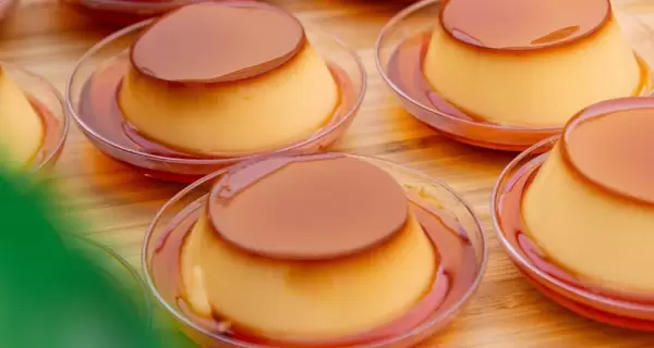 Flan navide�o casero: suave, arom�tico y perfecto para la mesa dulce.