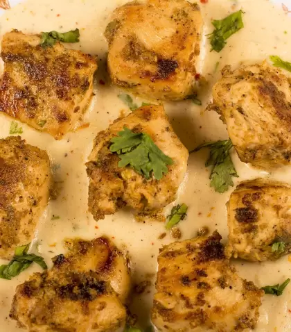 Salsa blanca casera: cremosa, suave y perfecta para acompa�ar pastas y carnes en Navidad.