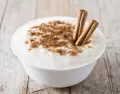 Arroz con leche navideno suave, cremoso y con aroma a fiesta.