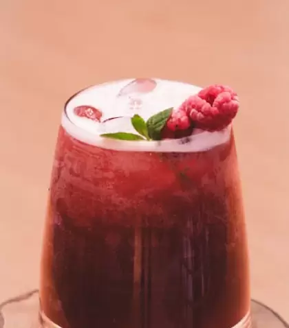 Sangr�a navide�a: fresca, frutal y perfecta para brindar en familia.