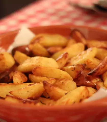 Papas al horno crocantes, una guarnici�n cl�sica de Navidad