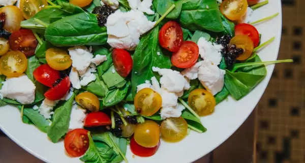 Ensalada caprese cl�sica, fresca y simple