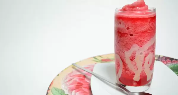 Sorbete de frutas, fresco y natural.