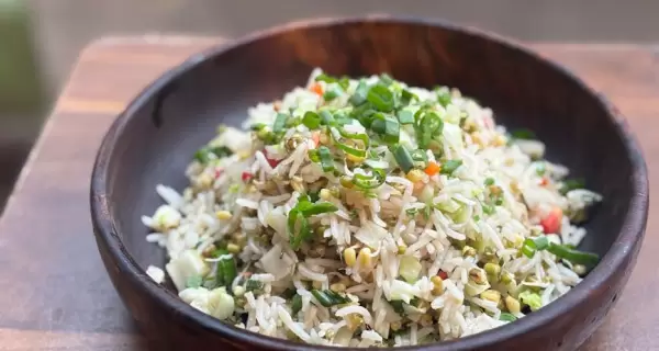 Ensalada de arroz fresca, f�cil y rendidora