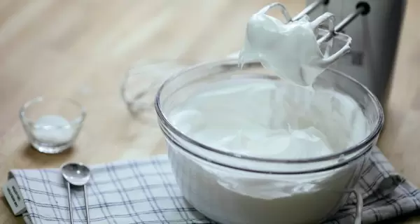 Leche y crema cumplen funciones distintas