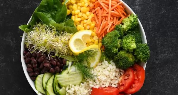 Ensalada de arroz fresca y rendidora.