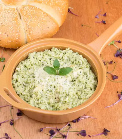 Arroz cremoso con textura suave y casera