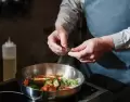 Paso a paso para cocinar con ingredientes simples en casa.