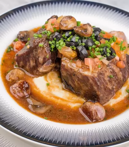 Combinar dulce y salado para una receta con sabores contrastantes.