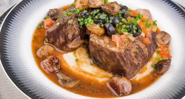 Combinar dulce y salado para una receta con sabores contrastantes.