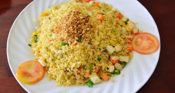El arroz con vegetales es una receta econ�mica, vers�til y f�cil.
