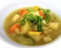 Sopa casera f�cil con verduras y pocos ingredientes.