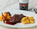 El vino tinto funciona mejor cuando se usa como base de sabor.