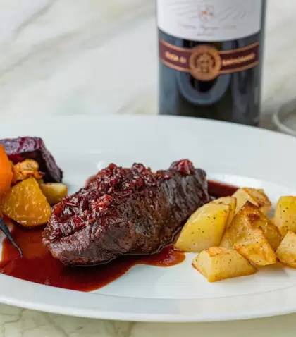 El vino tinto funciona mejor cuando se usa como base de sabor.