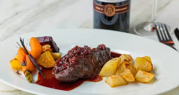 El vino tinto funciona mejor cuando se usa como base de sabor.