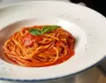 Recrear una receta del cine no es solo cocinar: es volver a una escena.