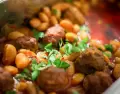 Los guisos permiten aprovechar ingredientes baratos y transformarlos en comidas abundantes.