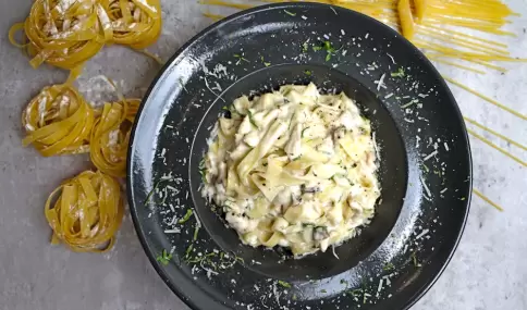 La carbonara no se lleva bien con los cambios bruscos de temperatura.