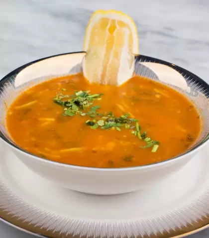 Una sopa espesa puede resolver una comida entera, especialmente en d�as fr�os.
