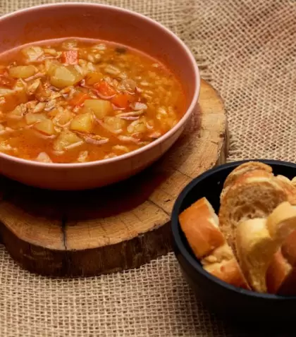 La sopa de verduras es una de las comidas m�s simples para d�as fr�os.