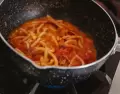 El guiso de fideos con carne es un plato completo.