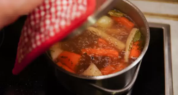 El fondo casero es una de las bases m�s �tiles de la cocina.